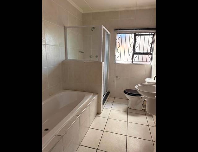 2 BEDROOM PROPERTY TO RENT IN SUNNINGHILL